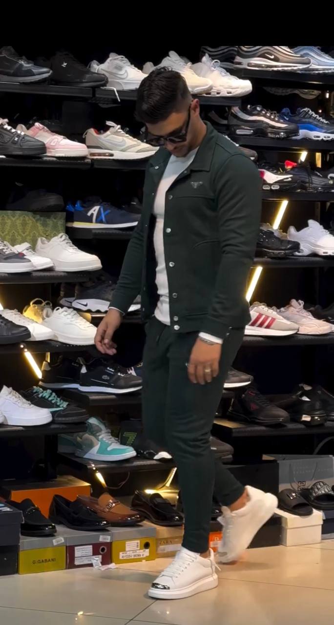 Ensemble PRADA سروال + veste . (بدون قميص بلا تريكو)
